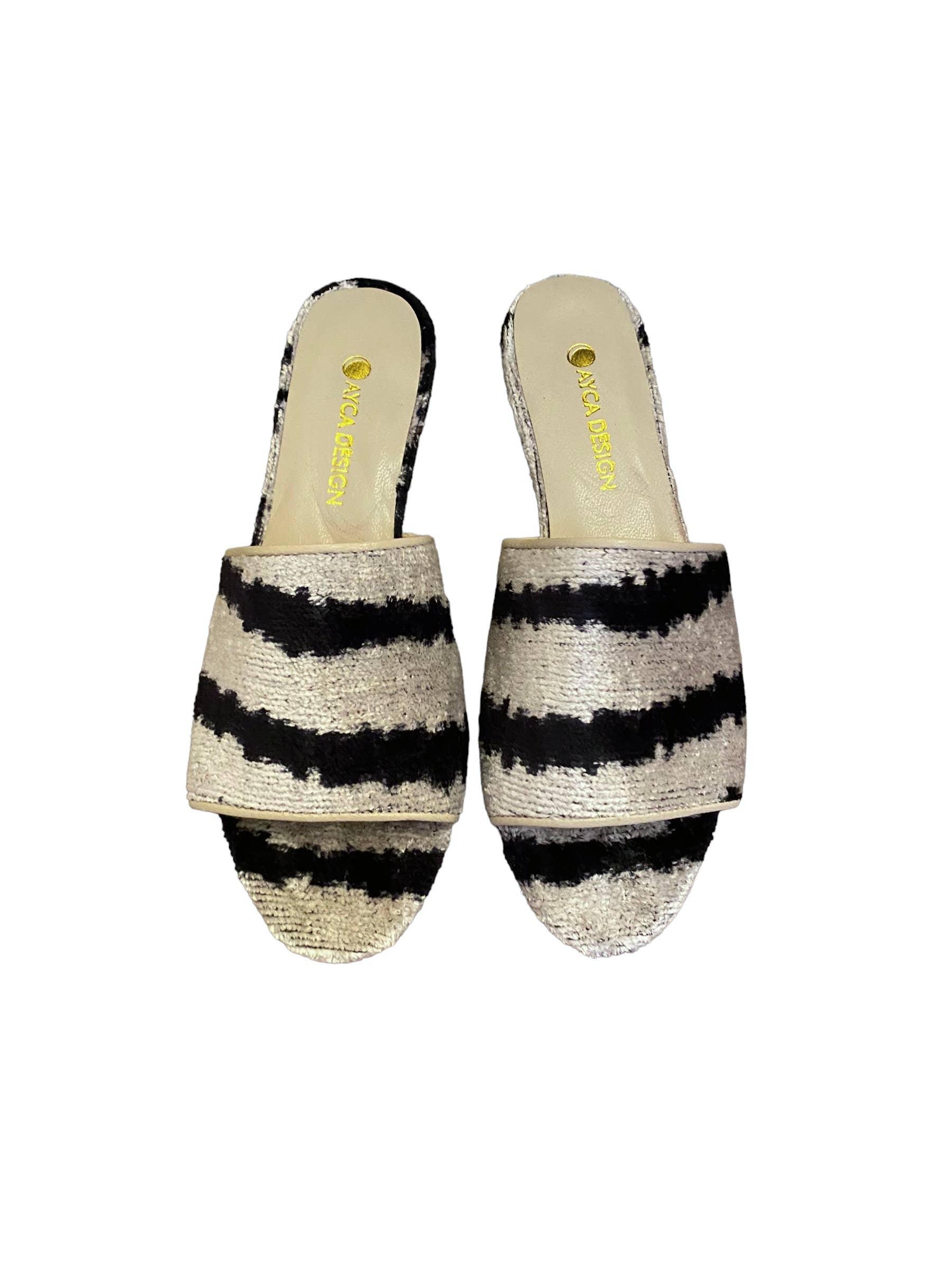 Silk Velvet Ikat Slide In Black Lines